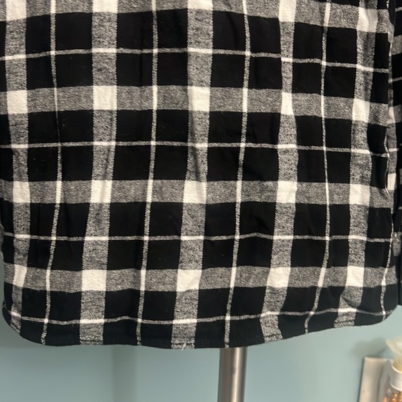 Kate Spade, New York black and white checkered long sleeve shirt, size medium - Picture 11 of 14